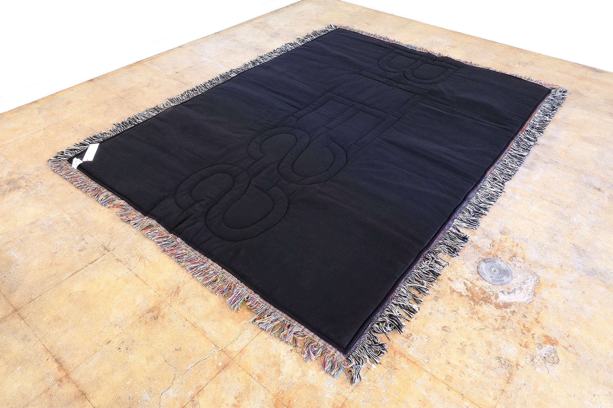 BLESS Z37 PUFFEDBLANKET ラグマット | Outdated