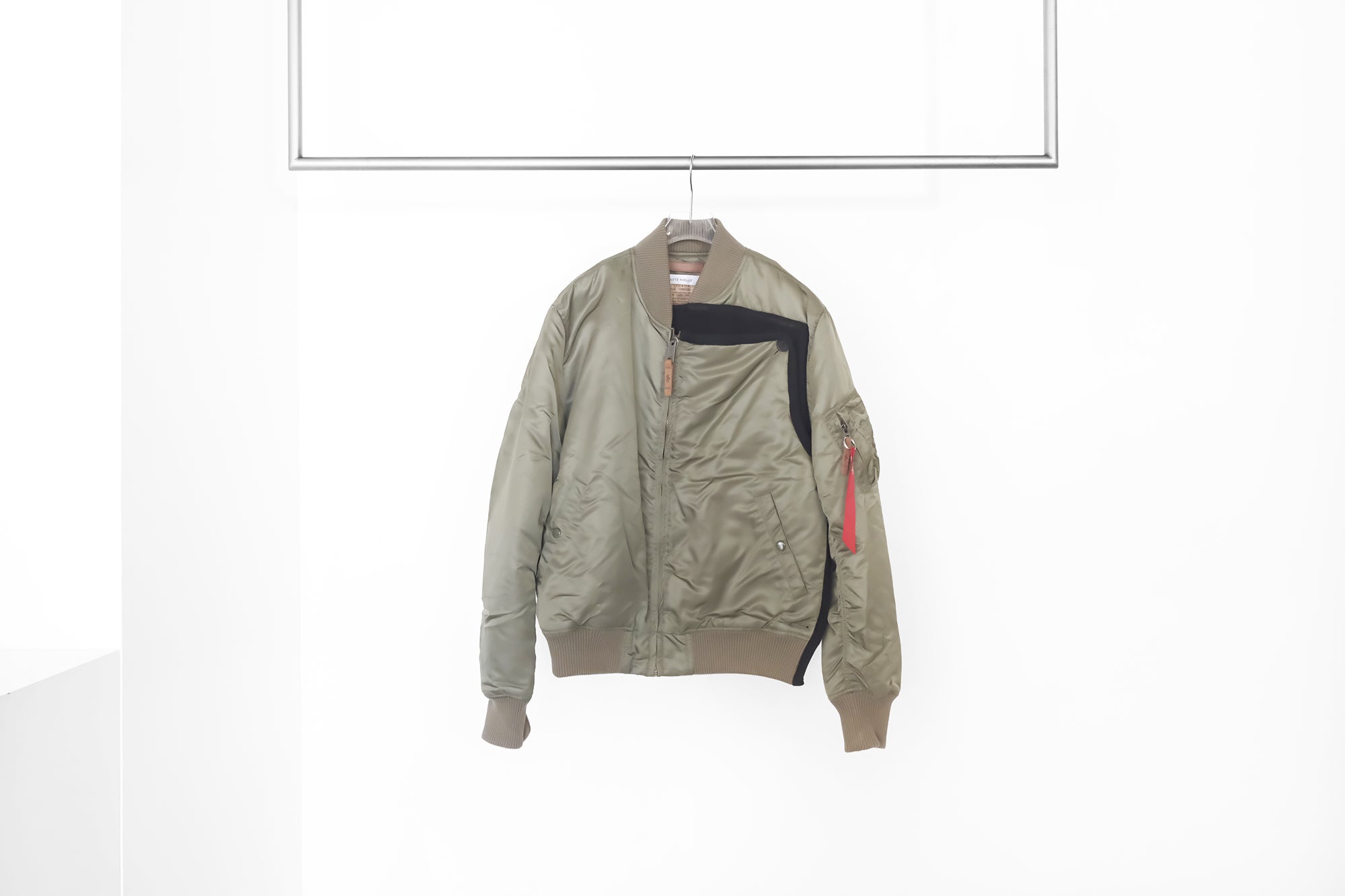 2024年最新海外 INDUSTRIES HUELLE×ALPHA LUTZ VINTAGE MA-1 Outdated | ジャケット・アウター